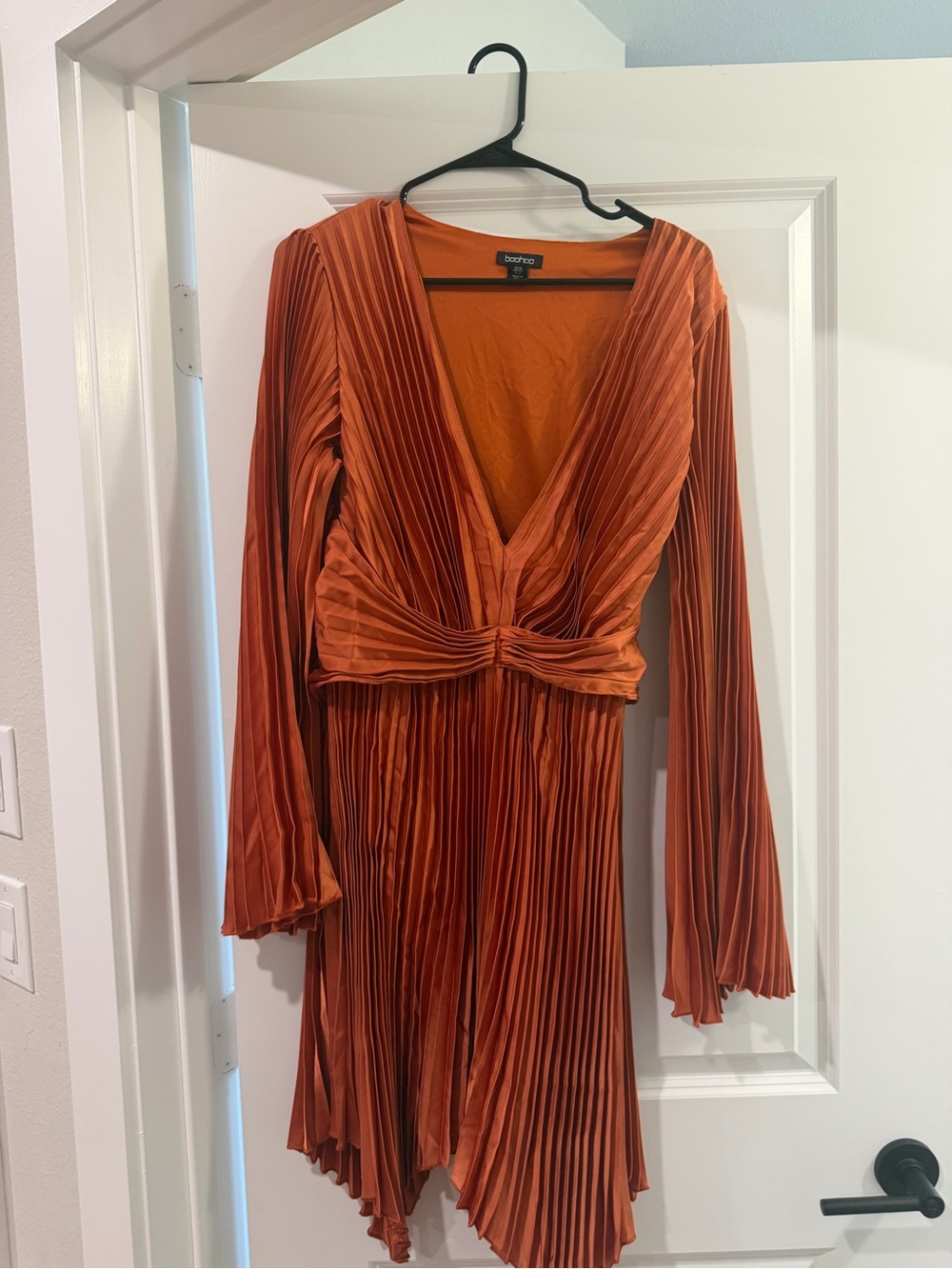 Boohoo Rust Orange Pleated Long-Sleeve Wrap Dress